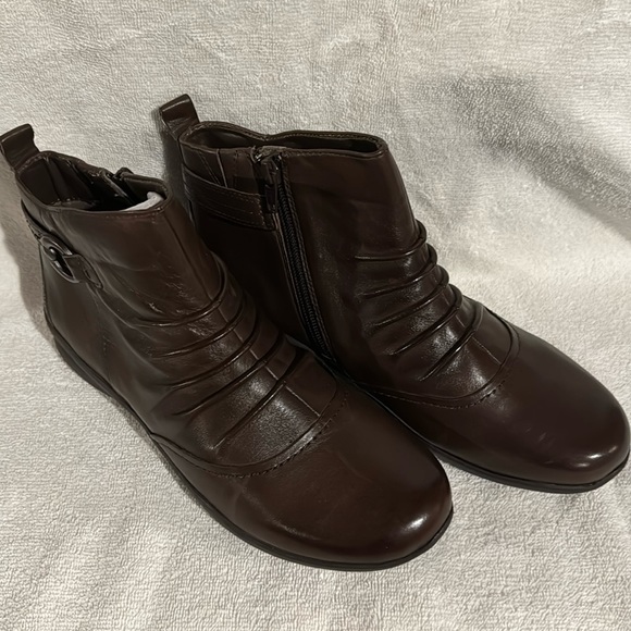 Earth Bark Soft Leather Ankle Boots - Picture 1 of 9